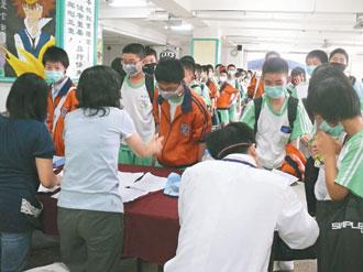 学生停课最新疫情，小巷深处的独特邂逅